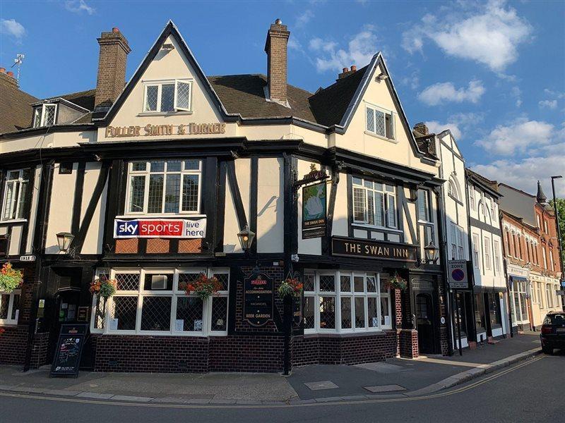 איילוורת' The Swan Inn Pub מראה חיצוני תמונה