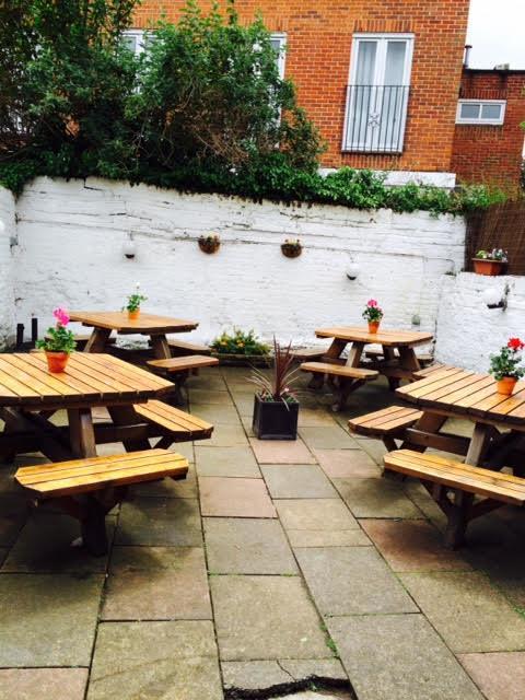 איילוורת' The Swan Inn Pub מראה חיצוני תמונה