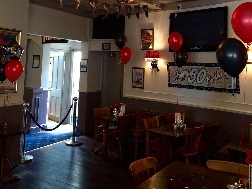 איילוורת' The Swan Inn Pub מראה חיצוני תמונה